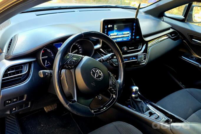 Toyota C-HR 1 generation Crossover