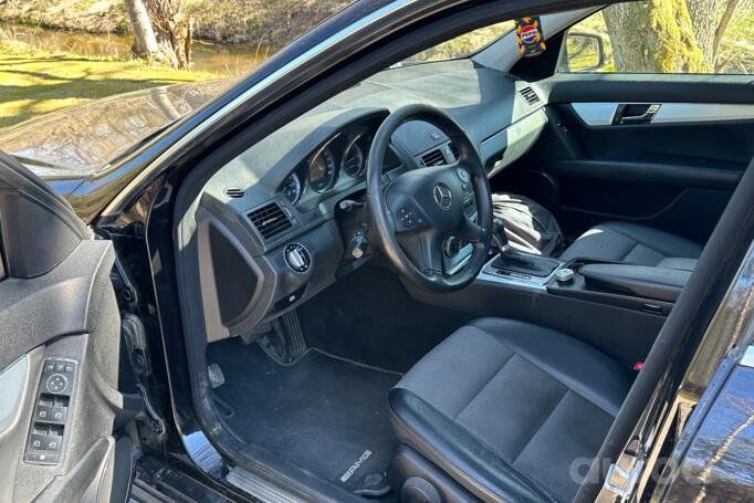 Mercedes-Benz C-Class W204/S204 Sedan 4-doors