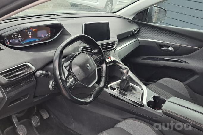 Peugeot 5008 2 generation Crossover