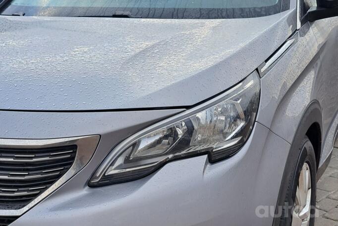 Peugeot 5008 2 generation Crossover