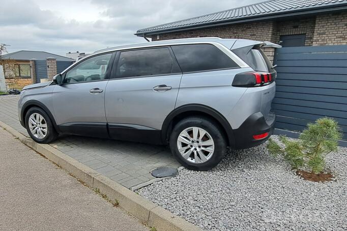 Peugeot 5008 2 generation Crossover