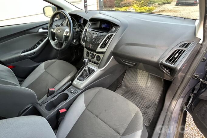Ford Focus 3 generation wagon 5-doors
