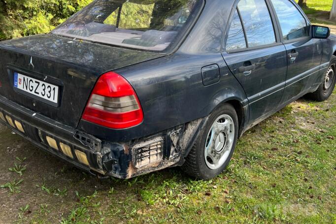 Mercedes-Benz C-Class W202/S202 Sedan