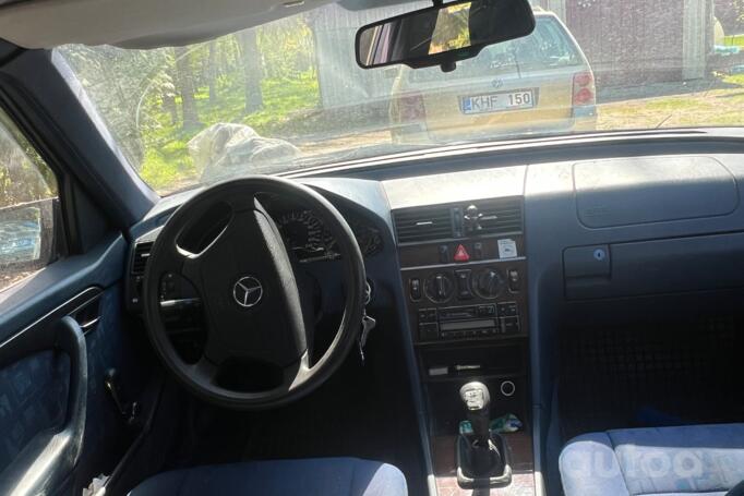 Mercedes-Benz C-Class W202/S202 Sedan