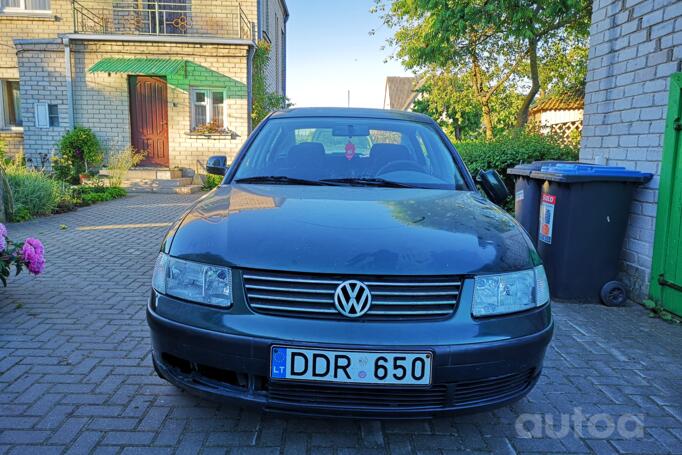 Volkswagen Passat B5 Sedan 4-doors