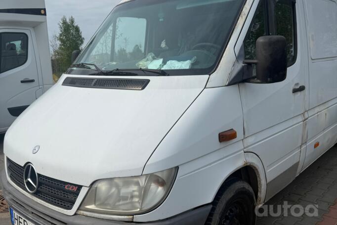 Mercedes-Benz Sprinter First generation