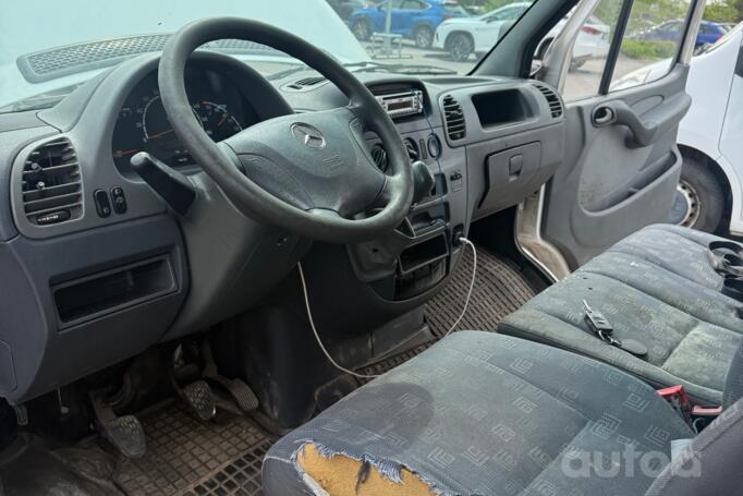 Mercedes-Benz Sprinter First generation