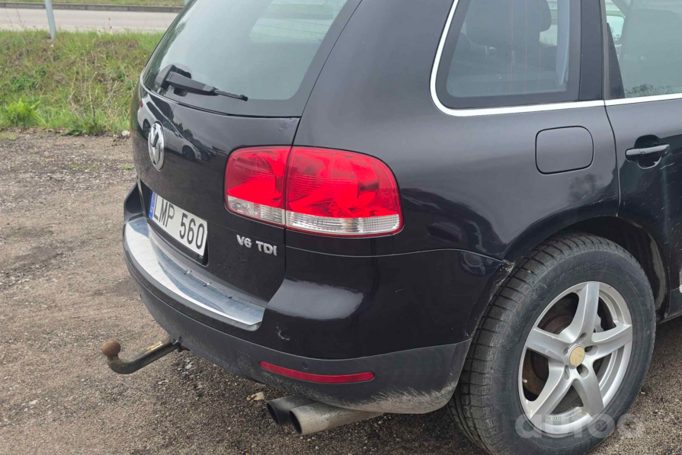 Volkswagen Touareg 1 generation Crossover
