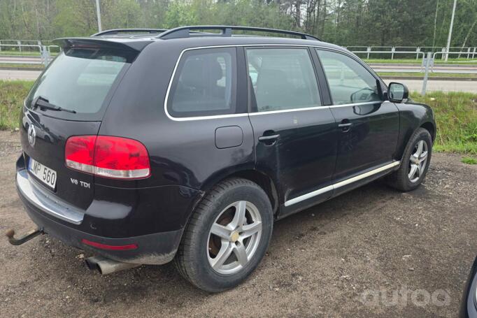 Volkswagen Touareg 1 generation Crossover