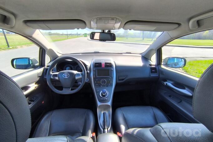 Toyota Auris 1 generation [restyling] Hybrid hatchback 5-doors