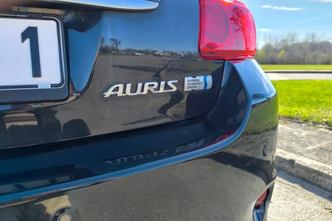 Toyota Auris 1 generation [restyling] Hybrid hatchback 5-doors