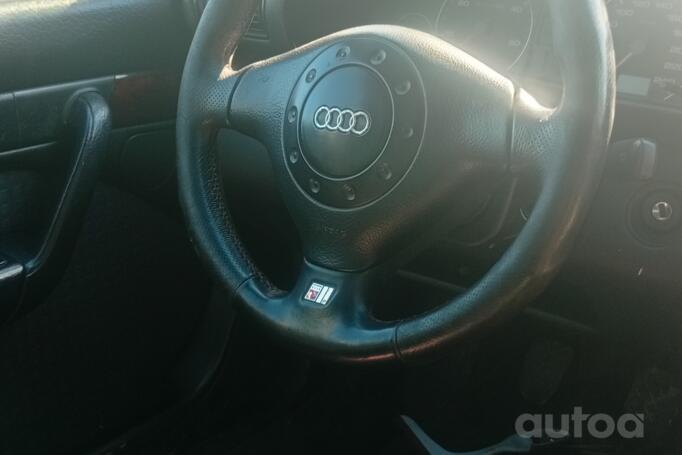 Audi A6 A4/C4 Sedan