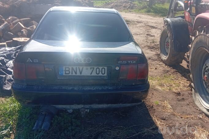 Audi A6 A4/C4 Sedan