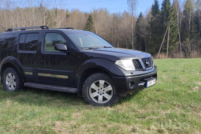 Nissan Pathfinder R51 SUV