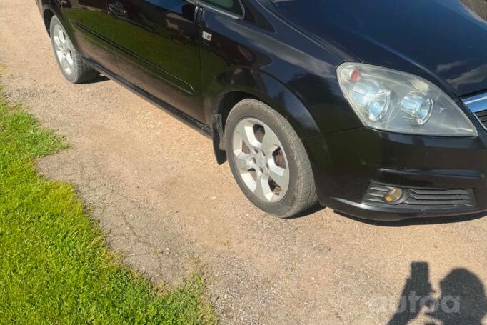 Opel Zafira B Minivan 5-doors