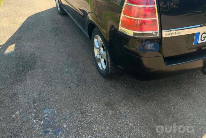 Opel Zafira B Minivan 5-doors