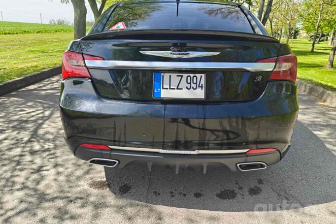 Chrysler 200 1 generation