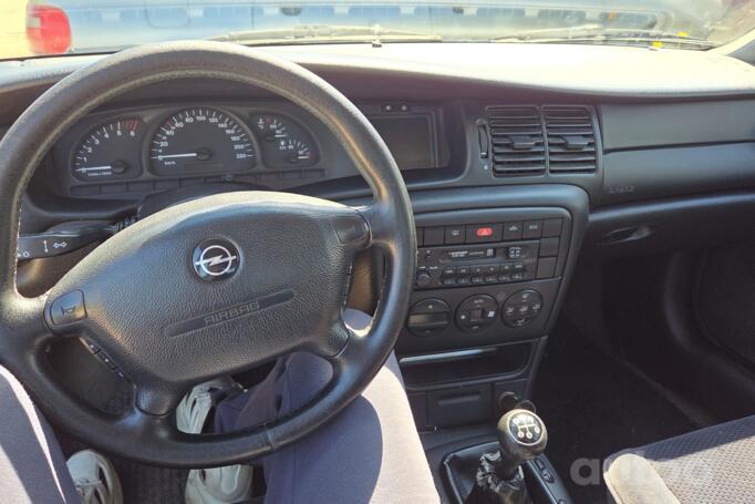 Opel Vectra B [restyling] Hatchback
