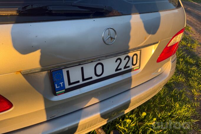 Mercedes-Benz E-Class W211 Sedan