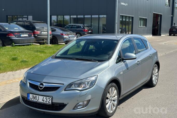 Opel Astra J Hatchback 5-doors