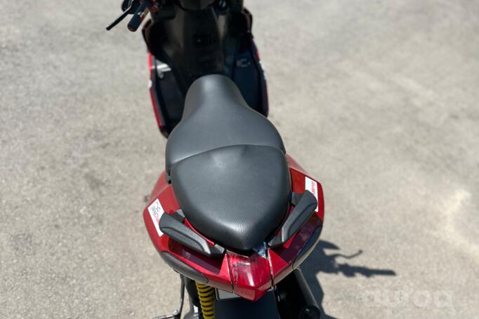 Aprilia SR