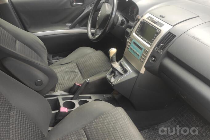 Toyota Corolla Verso 1 generation [restyling] Minivan