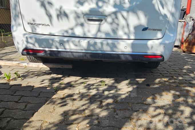 Chrysler Pacifica 2 generation Minivan