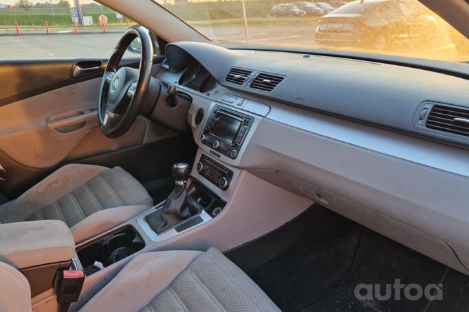 Volkswagen Passat B6 wagon 5-doors