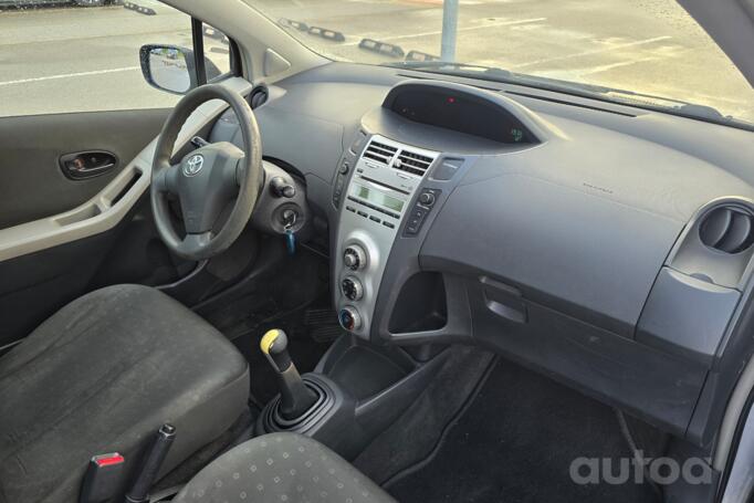 Toyota Yaris 2 generation