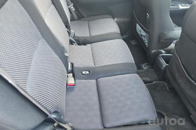 Toyota Corolla Verso 1 generation Minivan