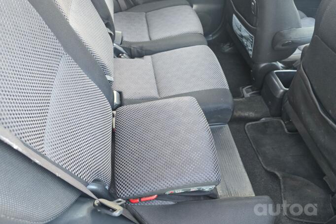 Toyota Corolla Verso 1 generation Minivan