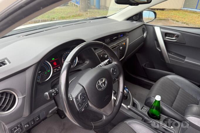 Toyota Auris 2 generation Touring Sports Hybrid wagon 5-doors