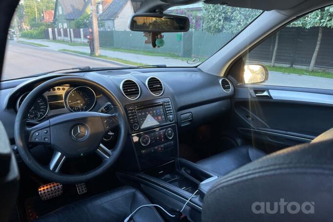 Mercedes-Benz M-Class W164 Crossover 5-doors
