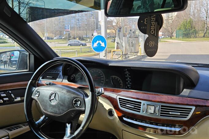 Mercedes-Benz S-Class W221 Sedan 4-doors