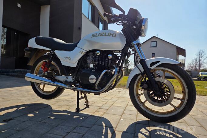 Suzuki GS