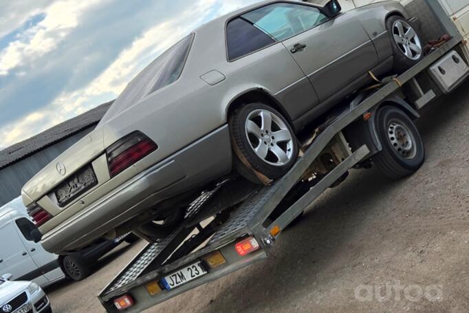 Mercedes-Benz W124 1 generation