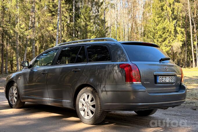 Toyota Avensis 2 generation wagon