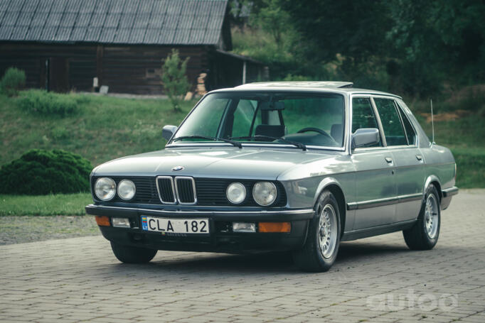 BMW 5 Series E28 Sedan
