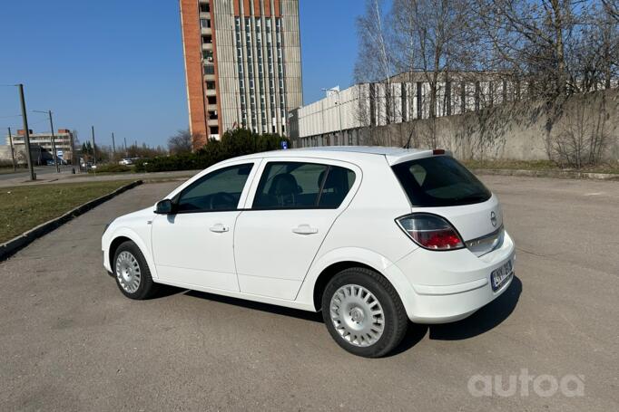 Opel Astra H [restyling]