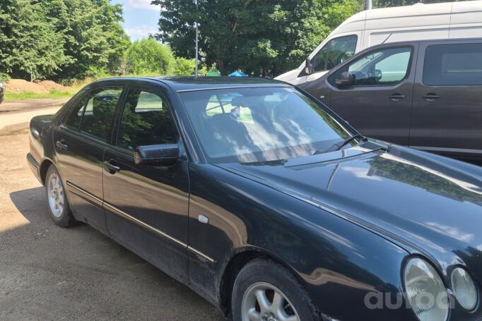 Mercedes-Benz E-Class W210 Sedan