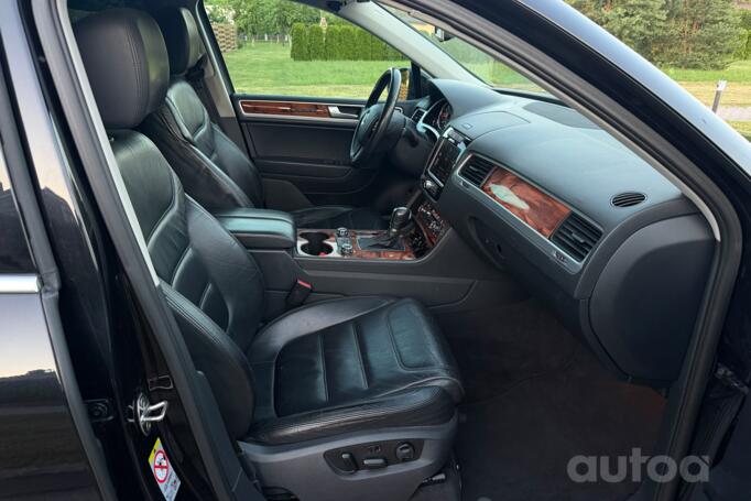 Volkswagen Touareg 2 generation Crossover