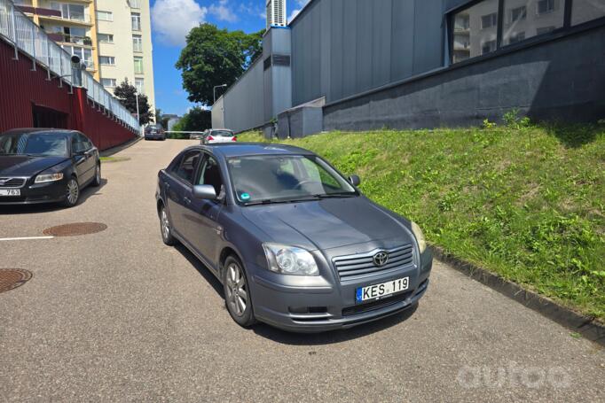 Toyota Avensis 2 generation Liftback