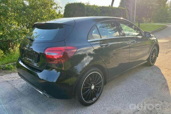 Mercedes-Benz A180 2016