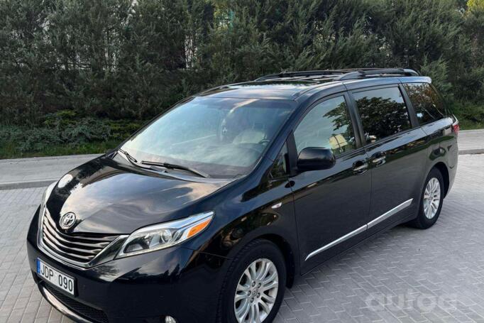 Toyota Sienna 3 generation Minivan 5-doors