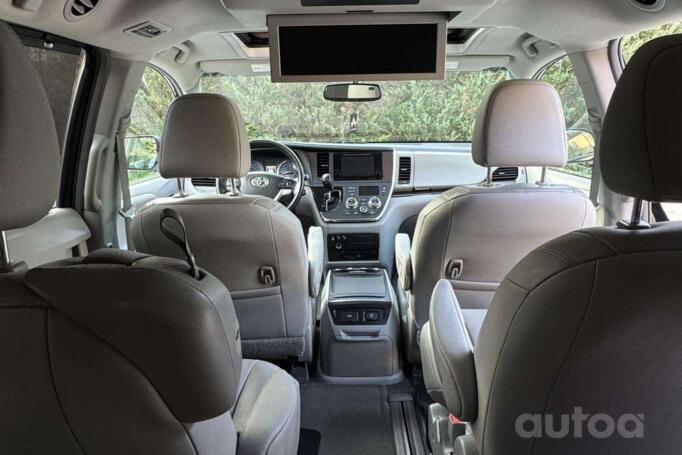 Toyota Sienna 3 generation Minivan 5-doors