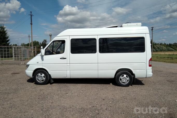 Mercedes-Benz Sprinter First generation