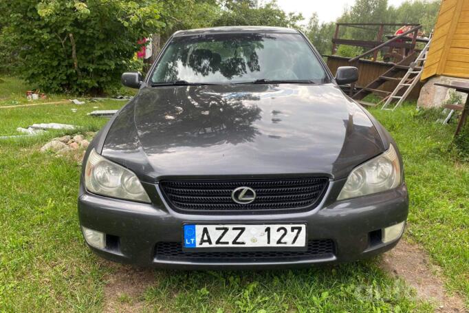 Lexus IS XE10 Sedan