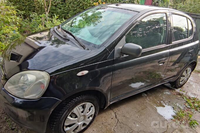 Toyota Yaris 1 generation