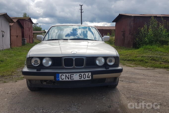 BMW 5 Series E34 Sedan