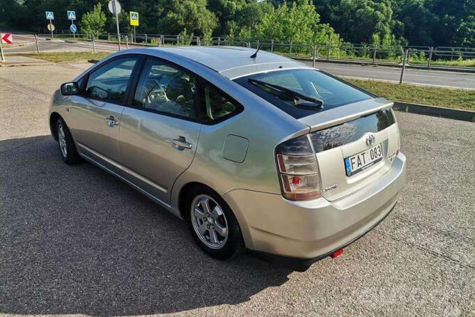 Toyota Prius 2 generation Hatchback